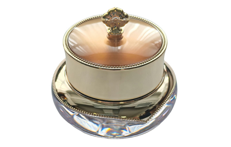 Крем для век Unisex The History Of Whoo
Крем для век Unisex The History Of Whoo