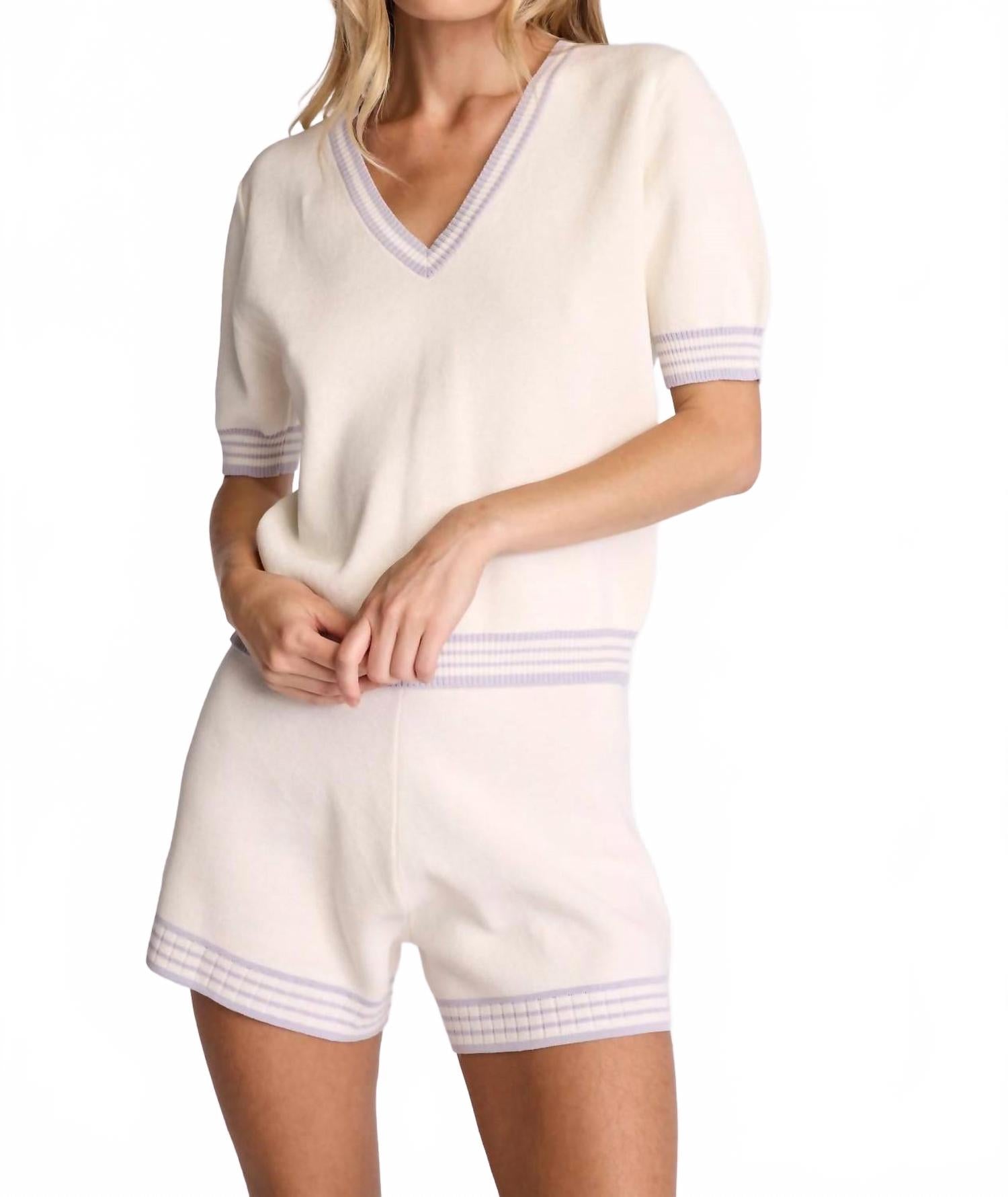 Топ Ezra с V-образным вырезом в кремово-розовом оттенке Petal Sundays
Топ Ezra с V-образным вырезом в кремово-розовом оттенке Petal Sundays