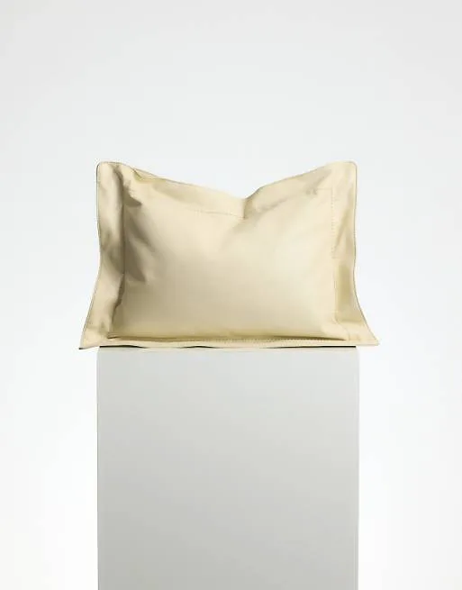 ARRANGE Кожаная сумка Pillow молочного цвета
ARRANGE Кожаная сумка Pillow молочного цвета
