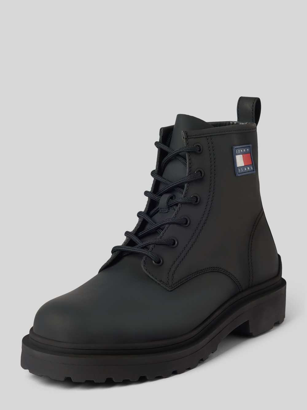 Кожаные ботинки на шнуровке с нашивкой-лейблом, модель «LACE UP» Tommy Jeans, черный
Кожаные ботинки на шнуровке с нашивкой-лейблом, модель «LACE UP» Tommy Jeans, черный