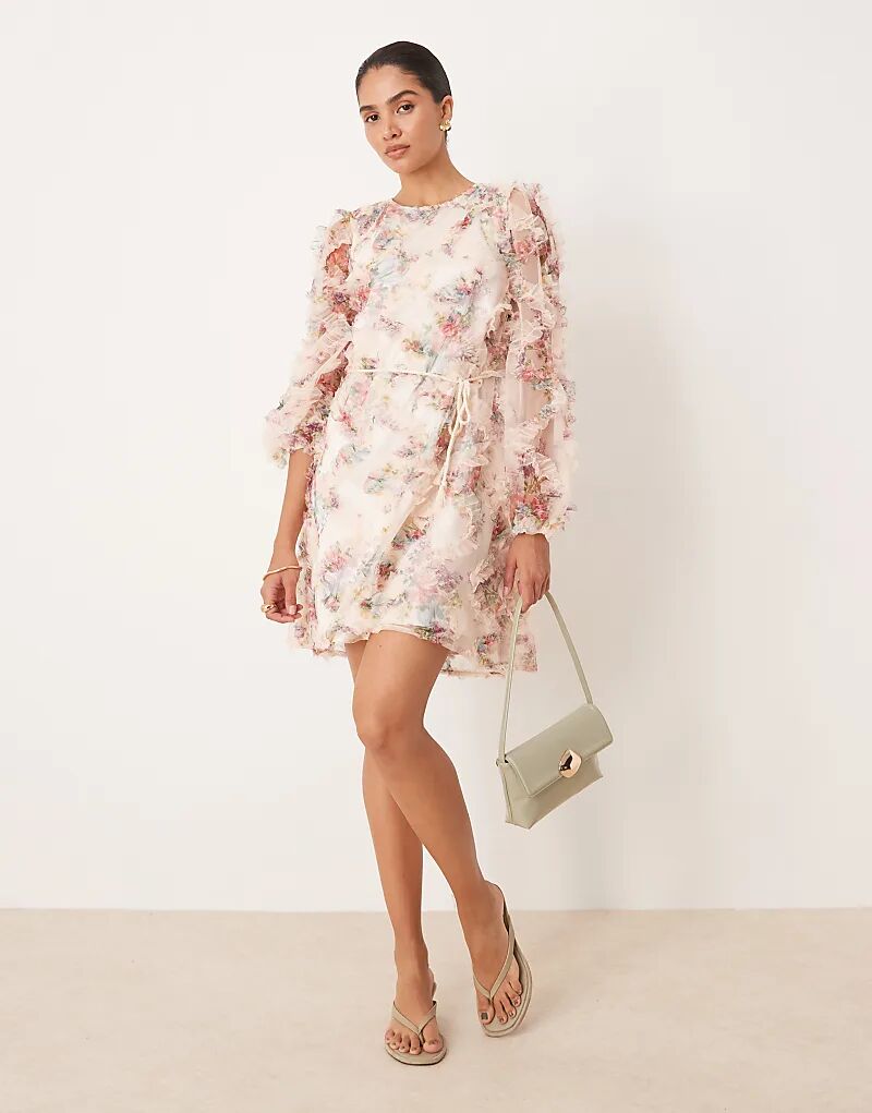 Мини-платье YAS с длинными рукавами и текстурированным узором в виде размытого цветка
Мини-платье YAS с длинными рукавами и текстурированным узором в виде размытого цветка