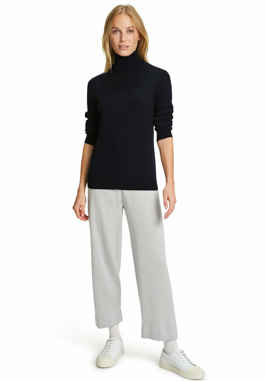 Джемпер FALKE, синий
Джемпер FALKE, синий