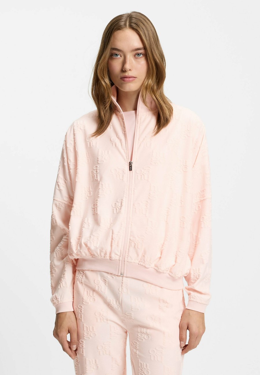 Пижамный топ HUGO MONOGRAM, Light Pink Eight/Light Pink
Пижамный топ HUGO MONOGRAM, Light Pink Eight/Light Pink
