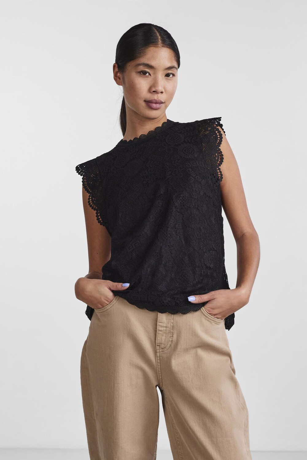 Кружевной топ Pieces, черный
Кружевной топ Pieces, черный