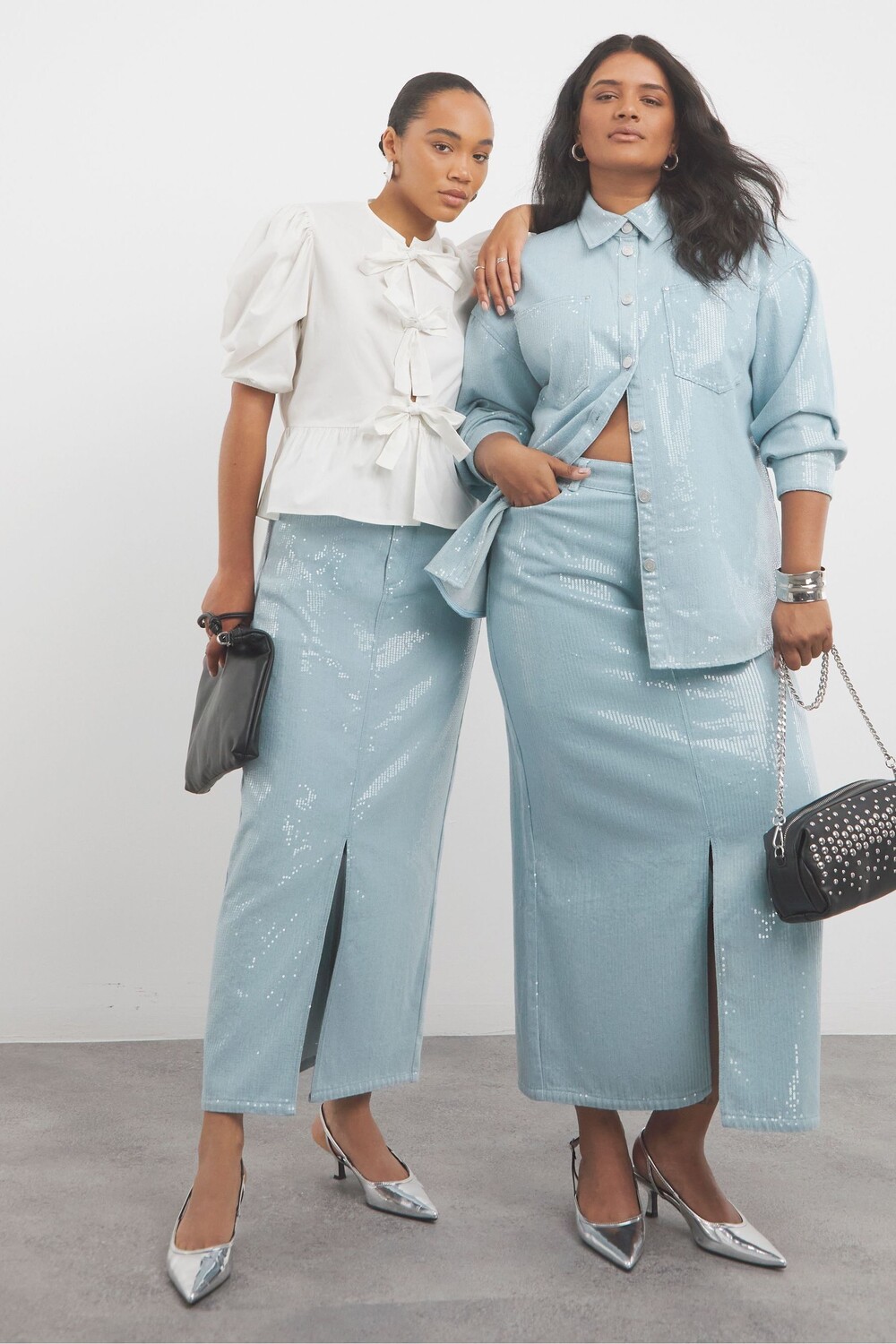 Юбка макси из прозрачного материала с пайетками Simply Be, синий 
Юбка макси из прозрачного материала с пайетками Simply Be, синий