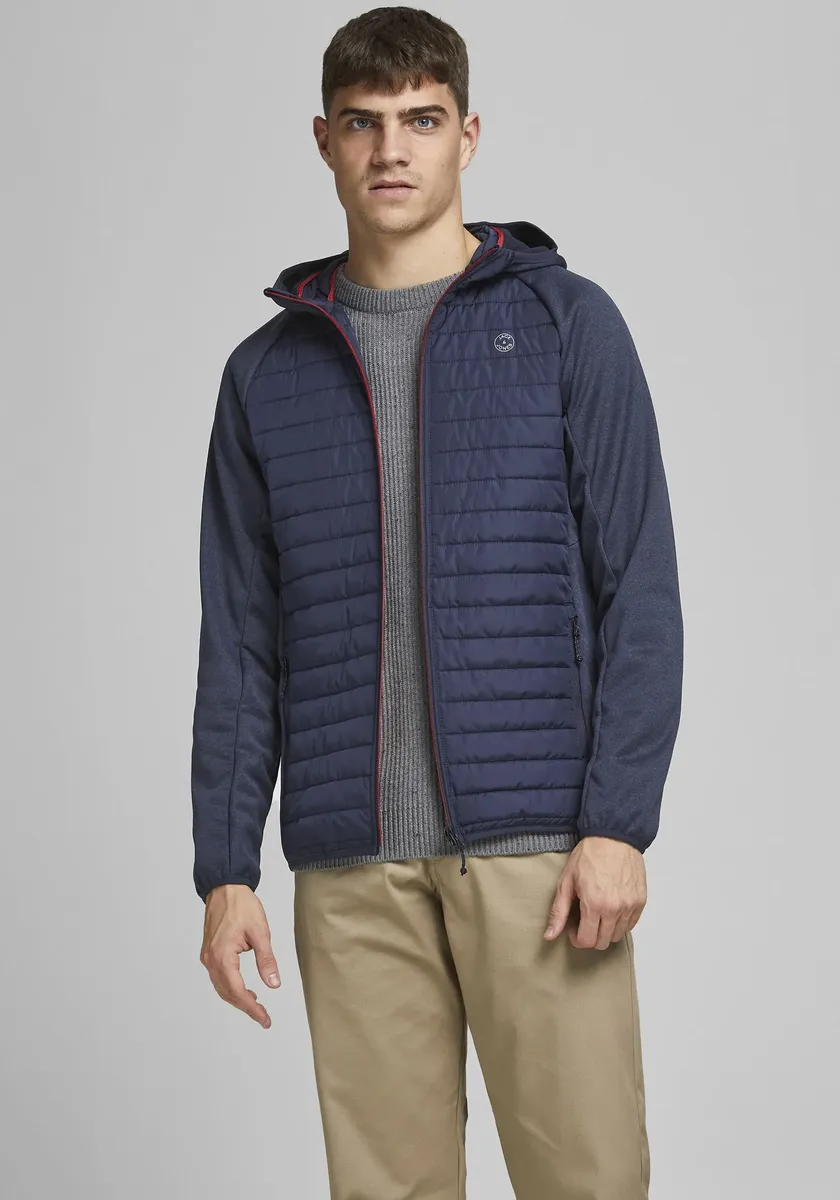 Стеганая куртка Jack & Jones "JJEMULTI QUILTED JACKET NOOS", с капюшоном, синий
Стеганая куртка Jack & Jones "JJEMULTI QUILTED JACKET NOOS", с капюшоном, синий