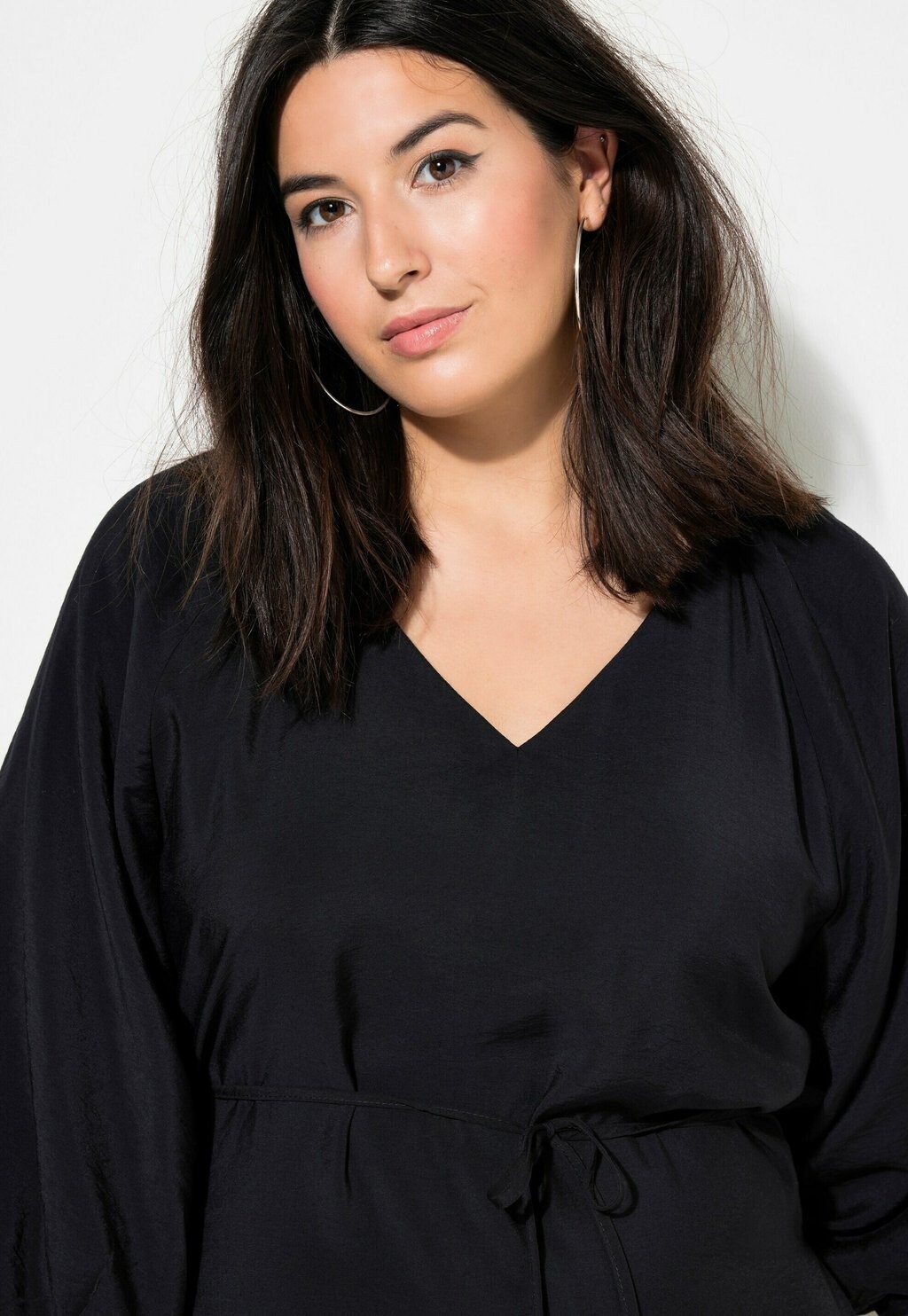 Дневное платье BALLOON SLEEVE Studio Untold, черный
Дневное платье BALLOON SLEEVE Studio Untold, черный