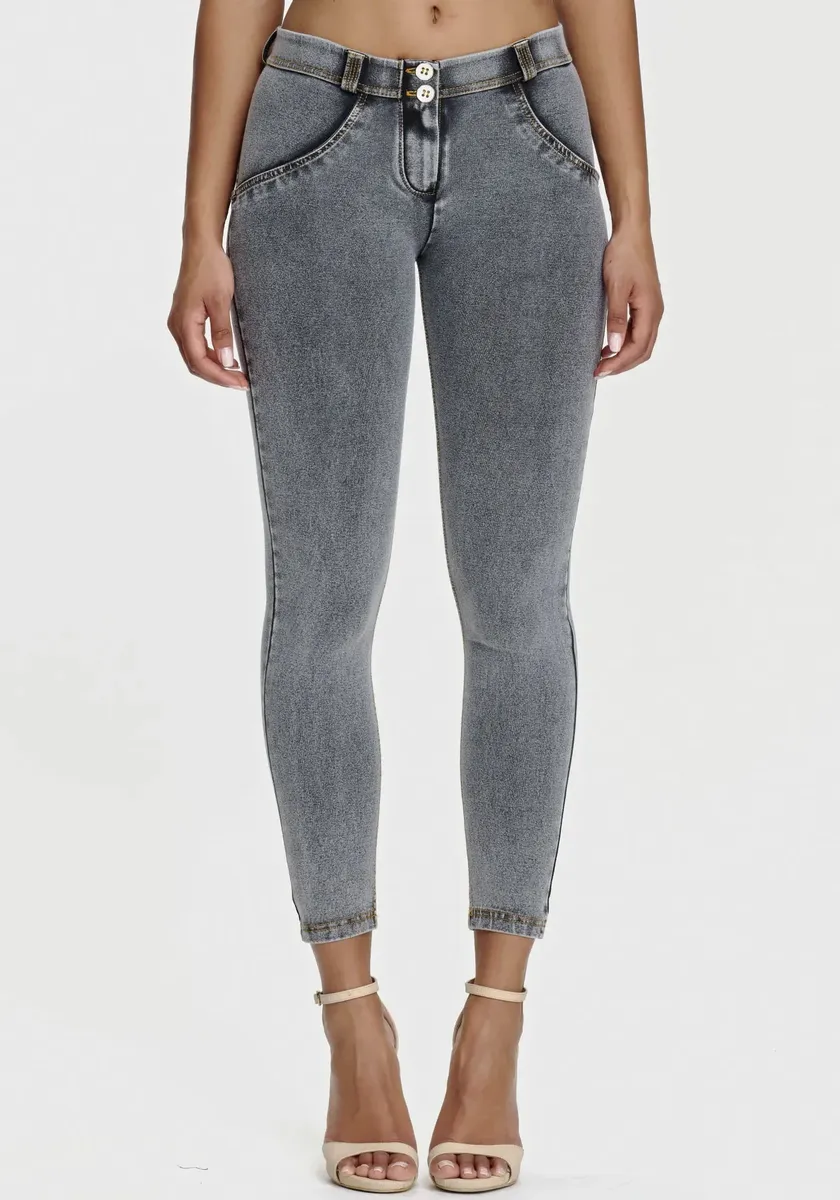 Джеггинсы Freddy "WRUP SUPERSKINNY" с эффектом лифтинга и моделирования, желтый
Джеггинсы Freddy "WRUP SUPERSKINNY" с эффектом лифтинга и моделирования, желтый