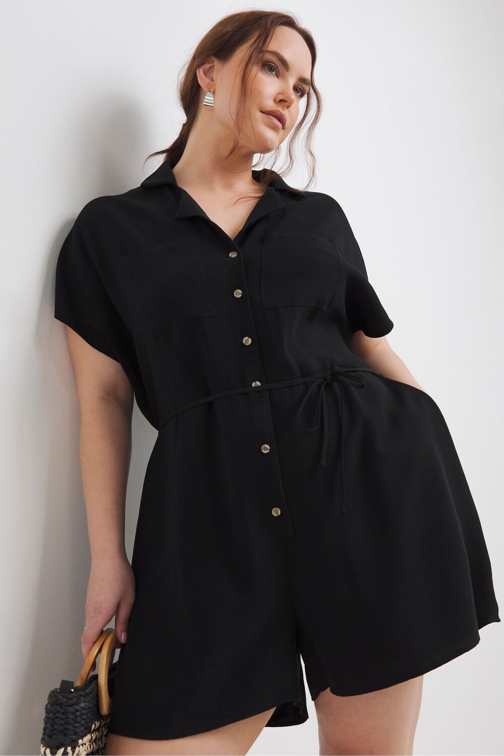 Пуговица через комбинезон Simply Be, черный
Пуговица через комбинезон Simply Be, черный