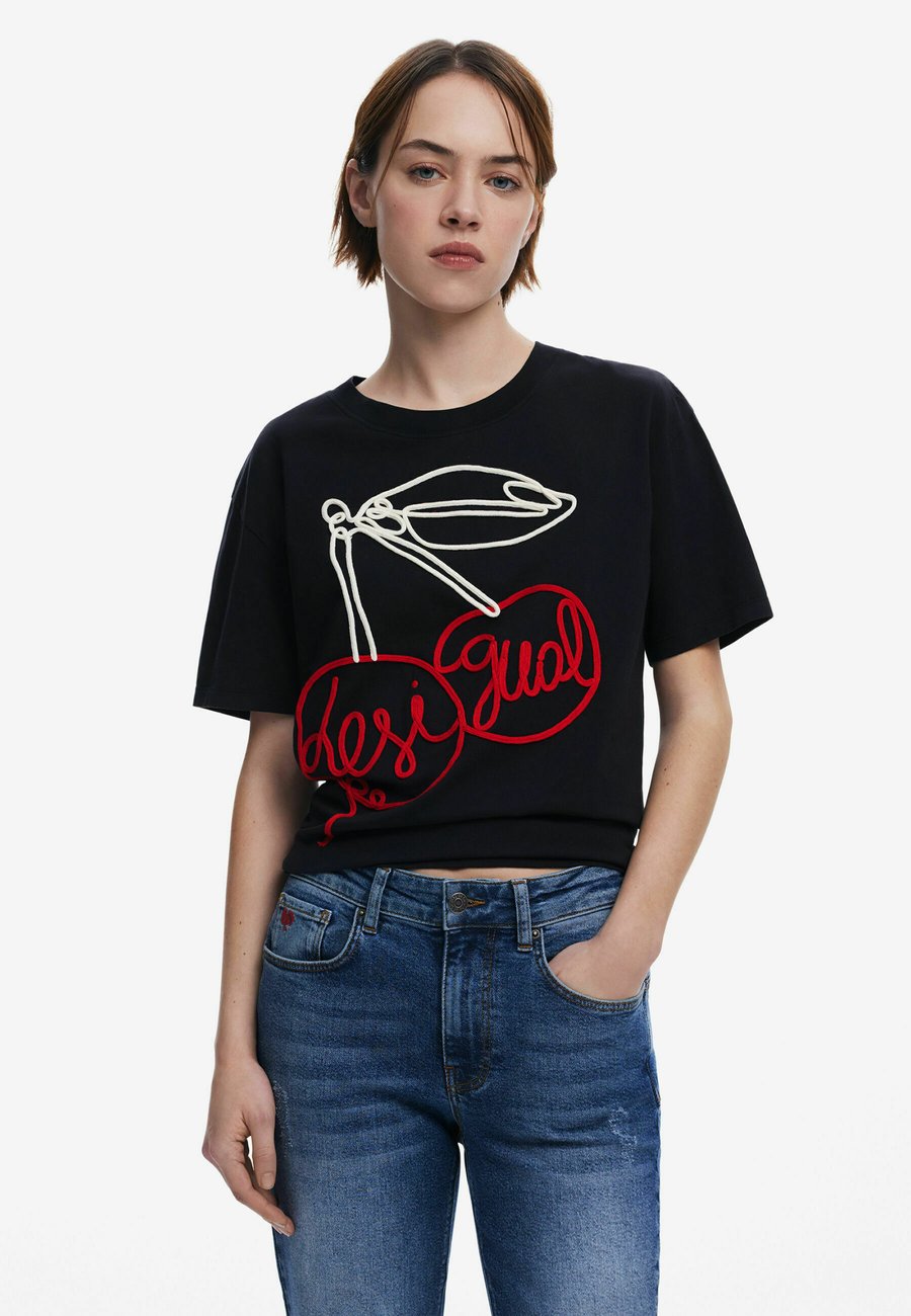 Футболка Desigual Print T-shirt, Black, Черный, Футболка Desigual Print T-shirt, Black
Футболка Desigual Print T-shirt, Black, Черный, Футболка Desigual Print T-shirt, Black