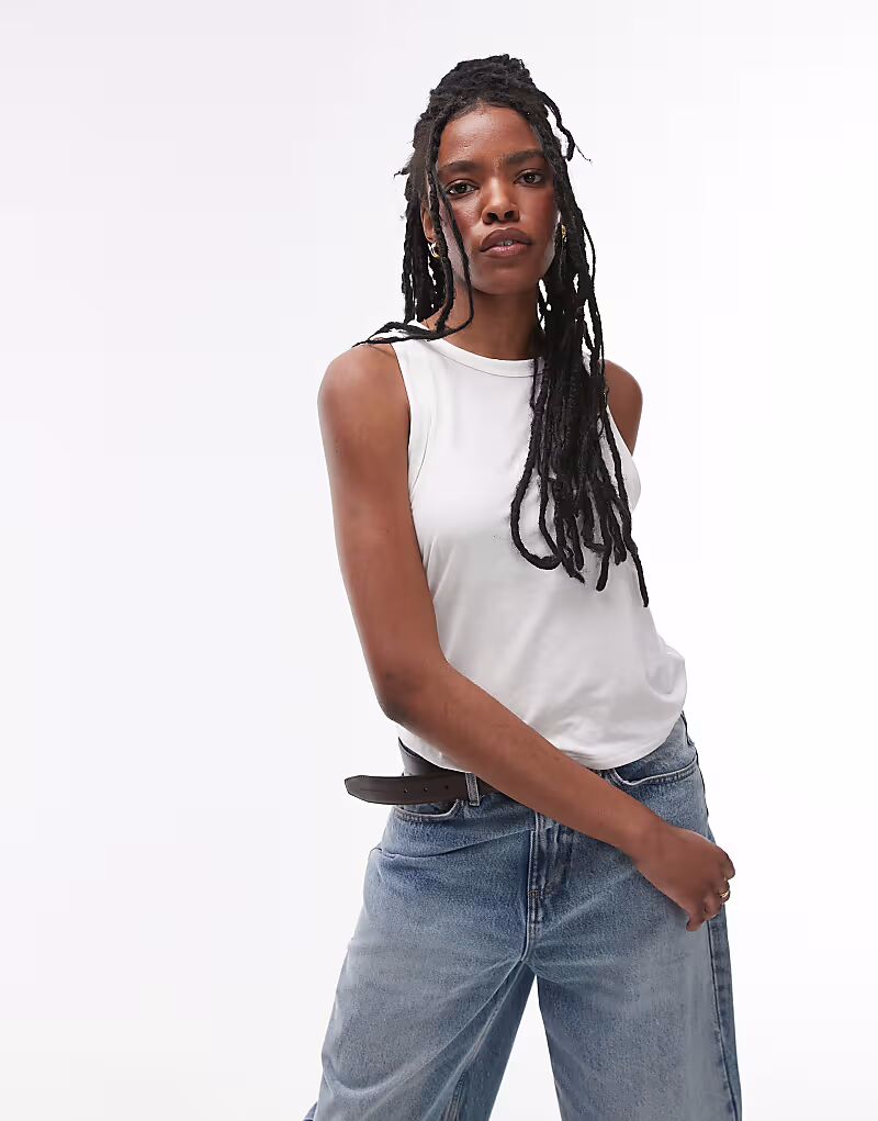 Мягкая свободная майка Topshop белого цвета
Мягкая свободная майка Topshop белого цвета