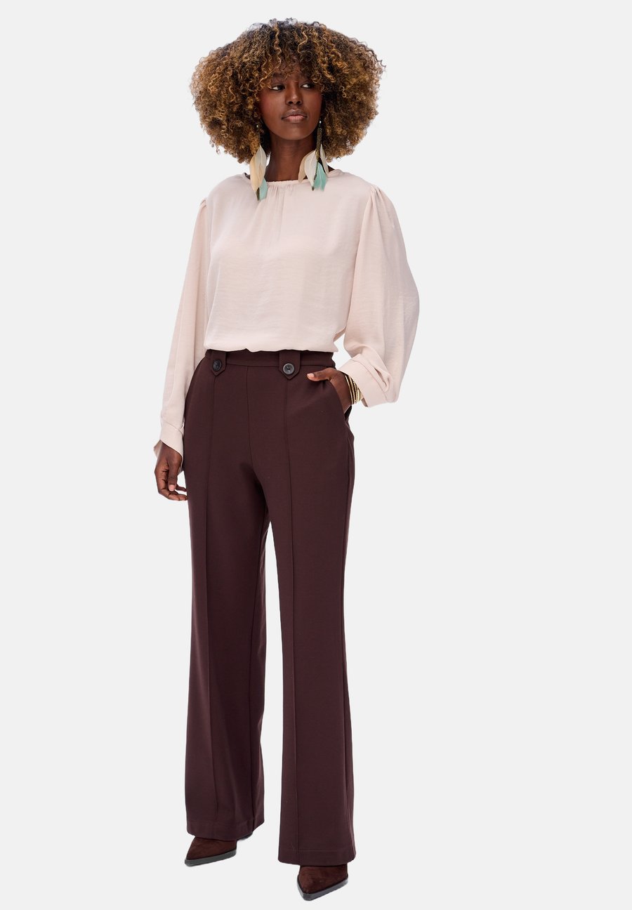 Брюки blue shadow VIGRO, Brown
Брюки blue shadow VIGRO, Brown