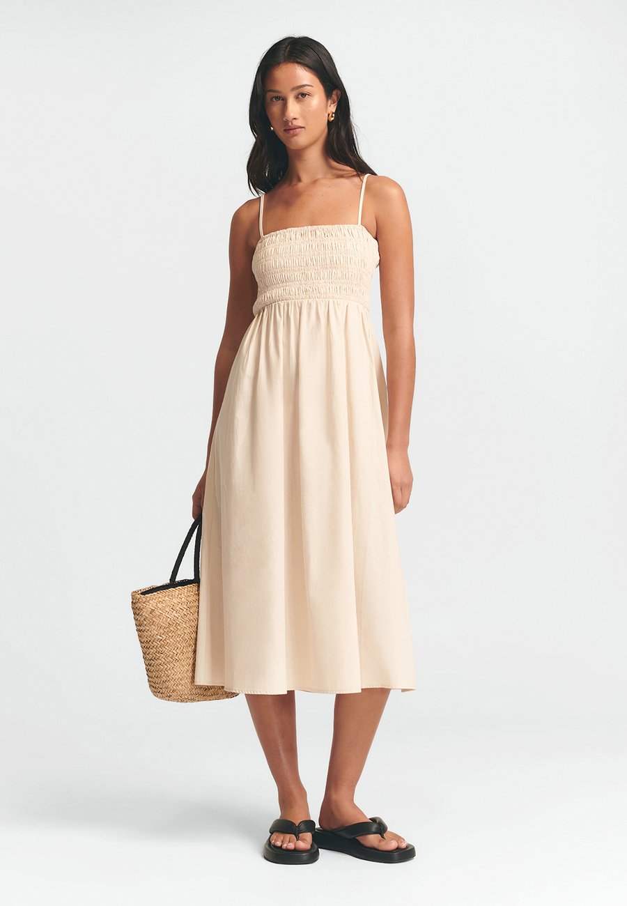 Платье ST MRLO LEXIE MIDI , Ecru/Off-White
Платье ST MRLO LEXIE MIDI , Ecru/Off-White