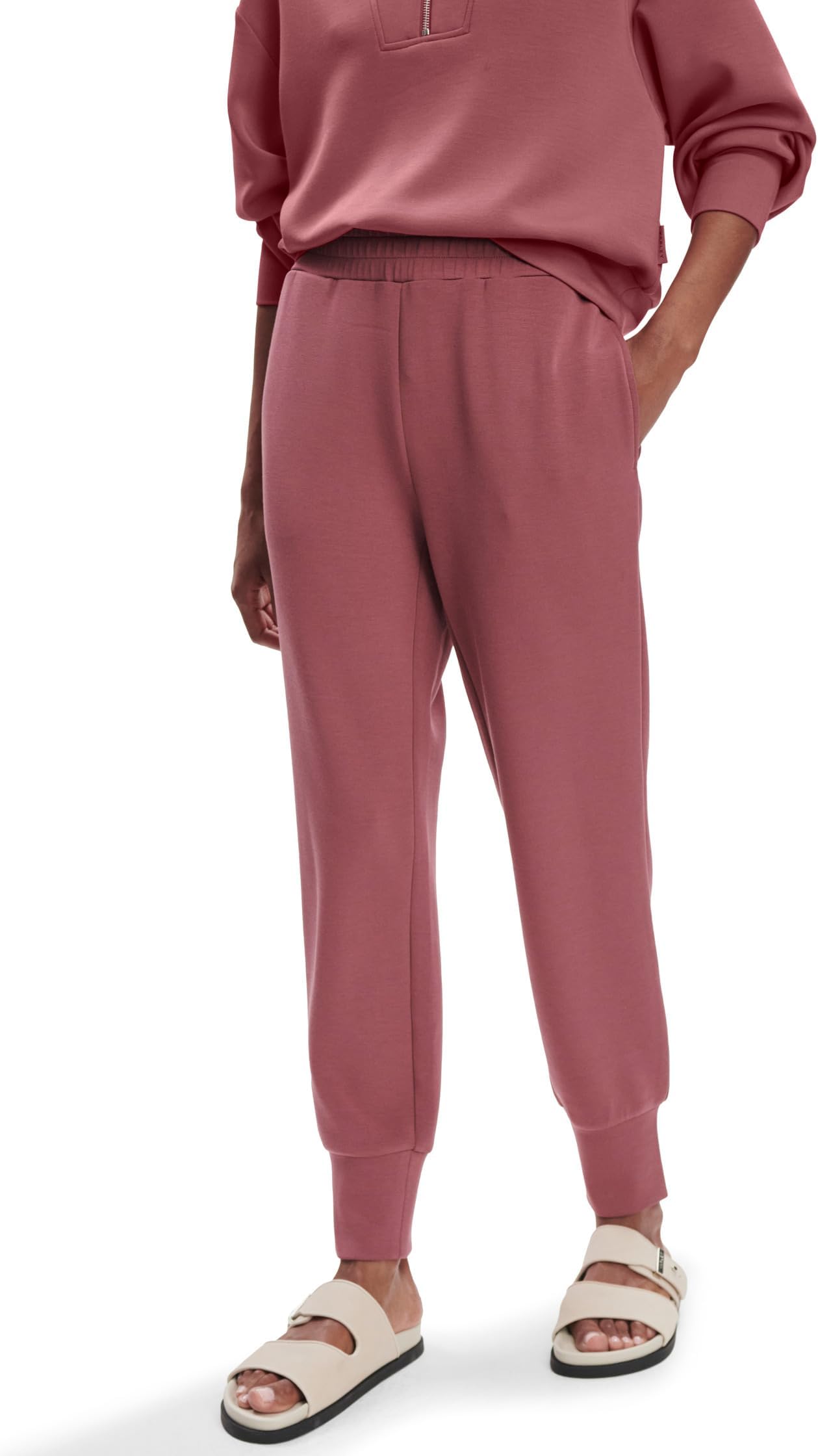 Брюки Varley The Slim Cuff Pant 25, Wild Rhubarb
Брюки Varley The Slim Cuff Pant 25, Wild Rhubarb