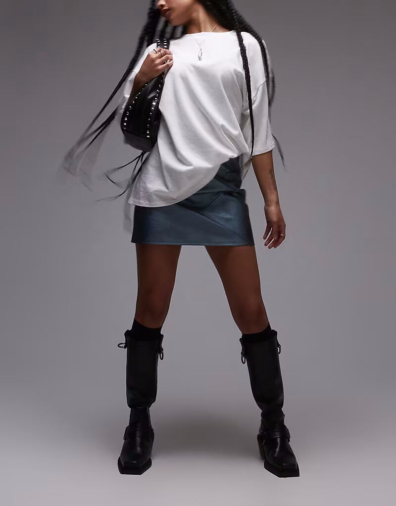 Юбка Petite из искусственной кожи с вставками и швами, цвет "металлик" Topshop
Юбка Petite из искусственной кожи с вставками и швами, цвет "металлик" Topshop