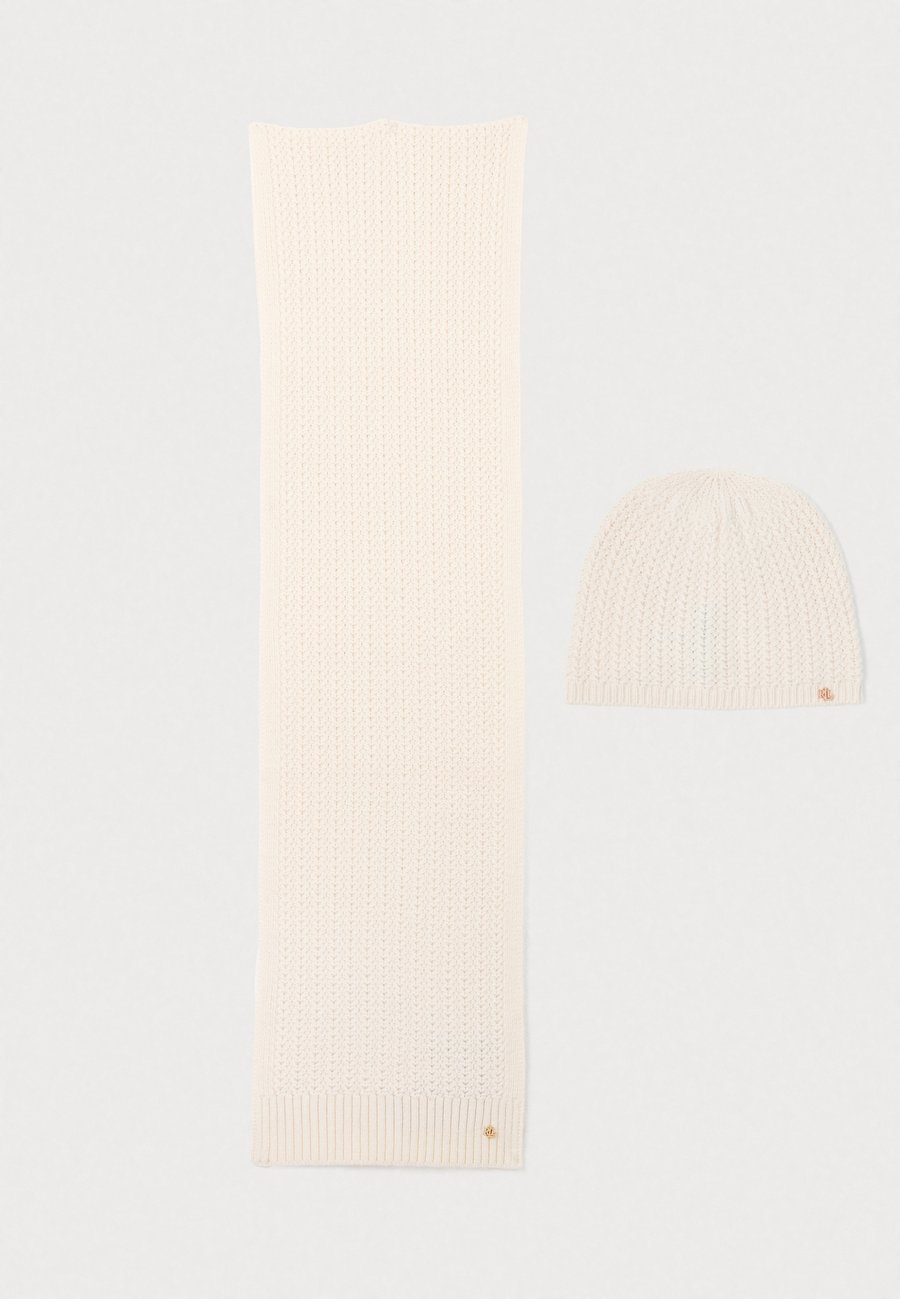 Шапка Lauren Ralph Lauren GIFT BOX SET, Cream/Off-White
Шапка Lauren Ralph Lauren GIFT BOX SET, Cream/Off-White