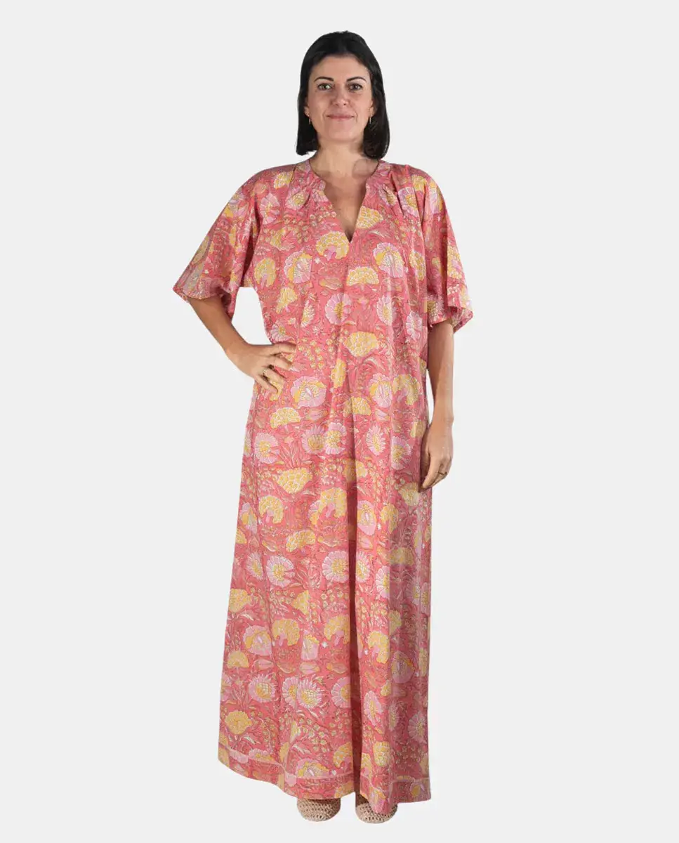 Длинный кафтан с цветочным принтом Kbas, розовый
Длинный кафтан с цветочным принтом Kbas, розовый