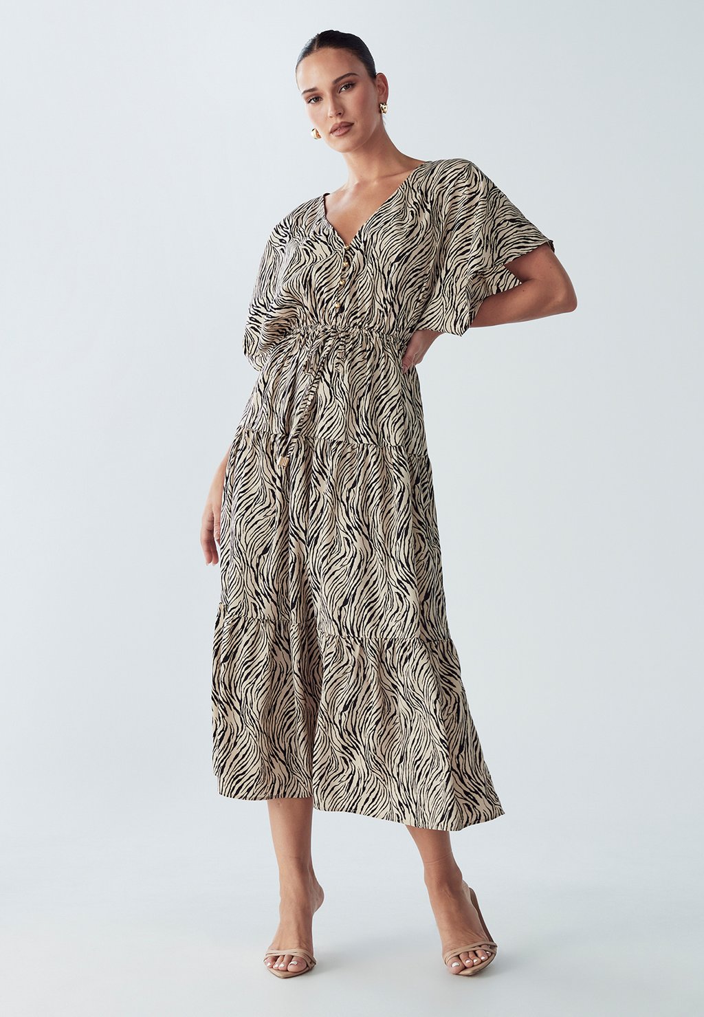 Повседневное платье BWLDR, черный
Повседневное платье BWLDR, черный