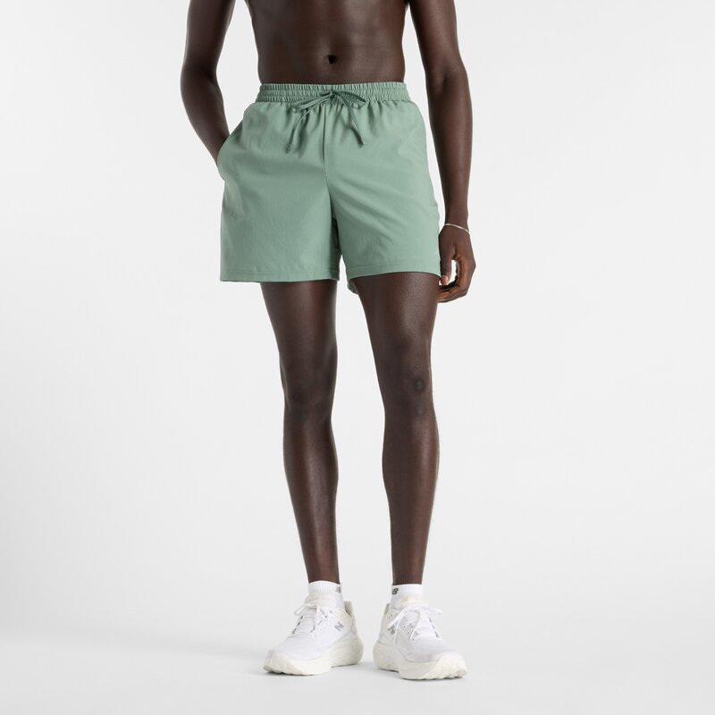 Шорты мужские короткие для бега New Balance, цвет dark juniper (ms41227dkj)
Шорты мужские короткие для бега New Balance, цвет dark juniper (ms41227dkj)