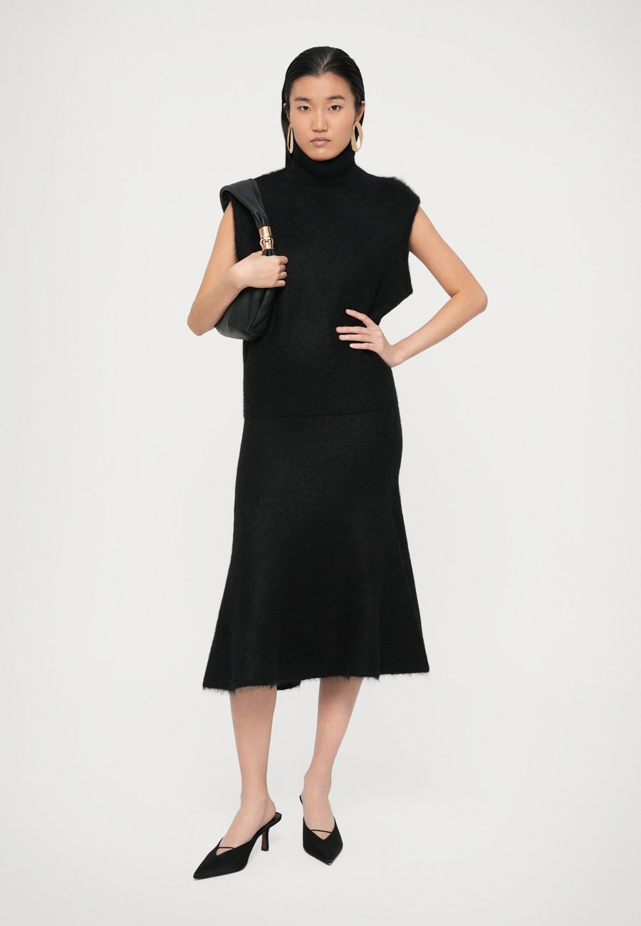 Юбка REMAIN SKIRT, Black
Юбка REMAIN SKIRT, Black