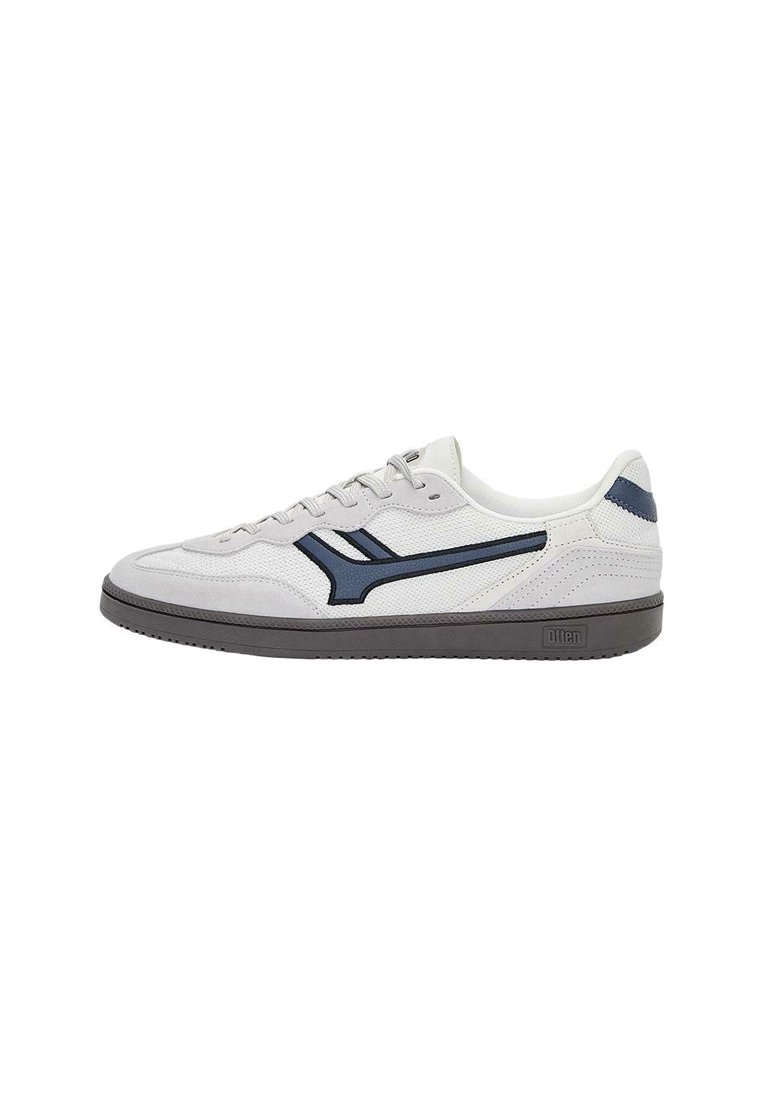 Кроссовки PULL&BEAR Trainers, White
Кроссовки PULL&BEAR Trainers, White