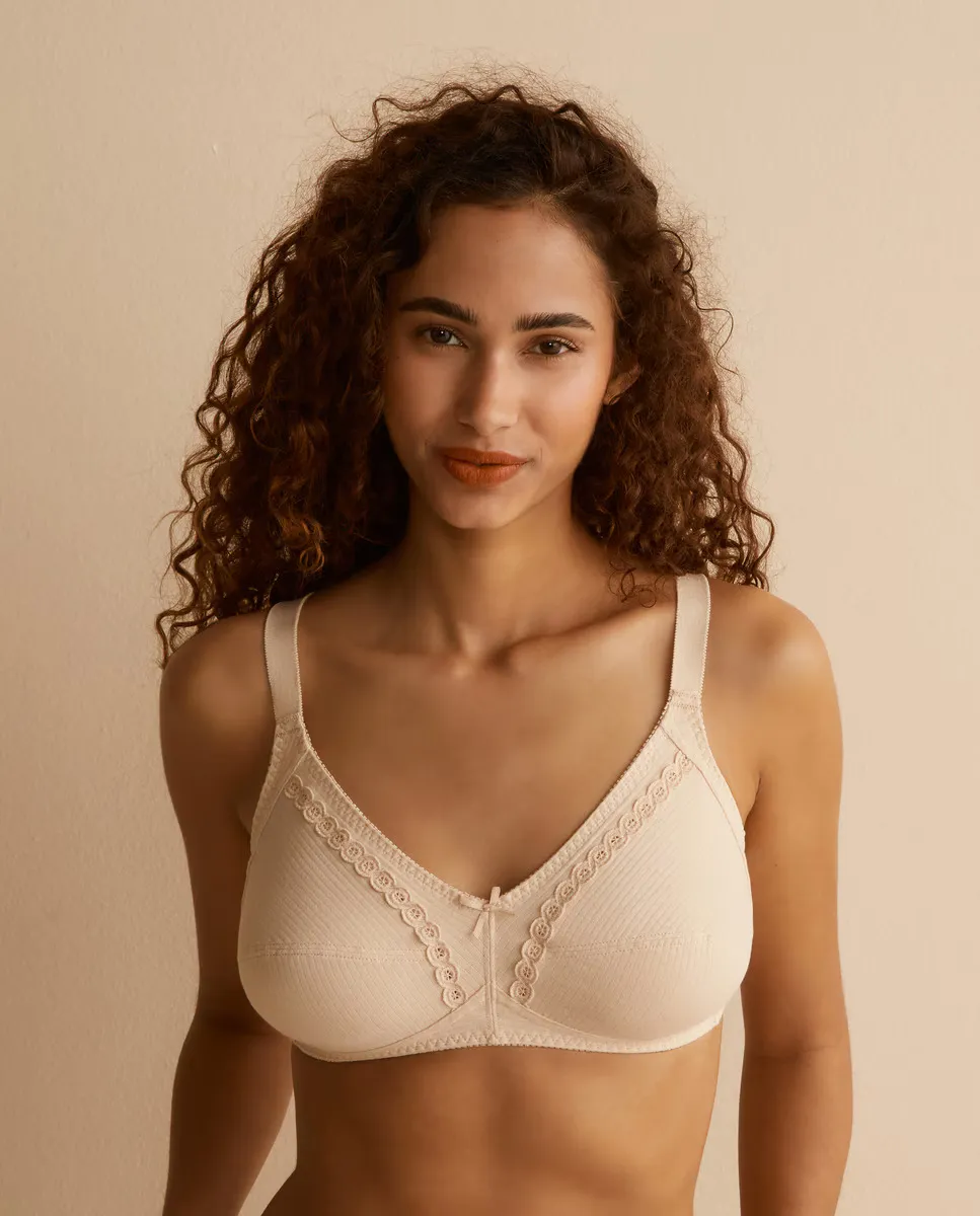 Вместительный бюстгальтер, без косточек, 100% хлопок Naturana, бежевый
Вместительный бюстгальтер, без косточек, 100% хлопок Naturana, бежевый