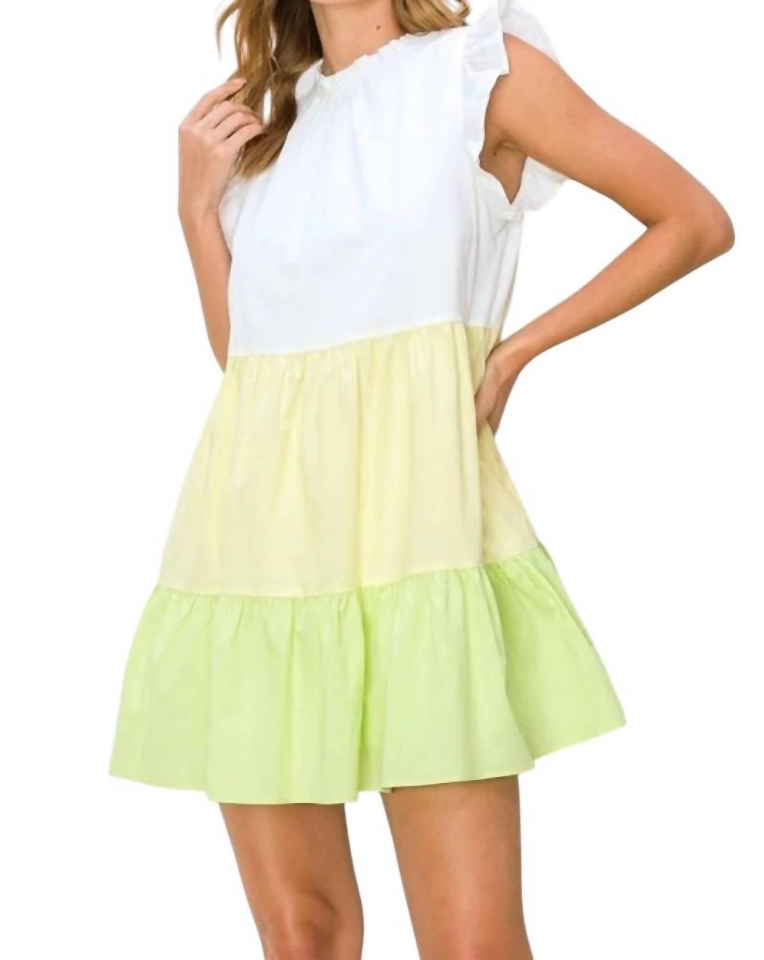 Платье-мини без рукавов Bailey Tiered с высоким воротом, многоцветное белое HYFVE
Платье-мини без рукавов Bailey Tiered с высоким воротом, многоцветное белое HYFVE