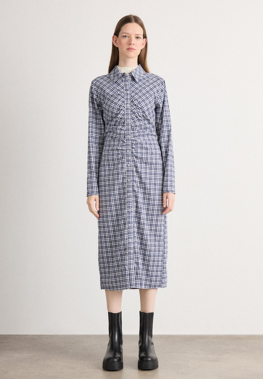 Платье Mads Nørgaard IRIS DRESS, Parisian Night/Blue
Платье Mads Nørgaard IRIS DRESS, Parisian Night/Blue