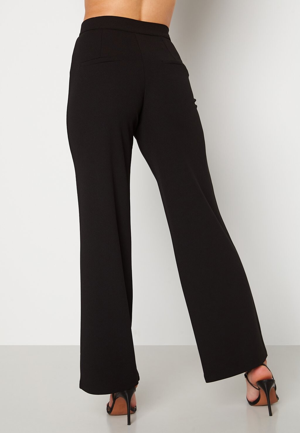 Чиносы SOFT SUIT TROUSERS Bubbleroom, черный
Чиносы SOFT SUIT TROUSERS Bubbleroom, черный