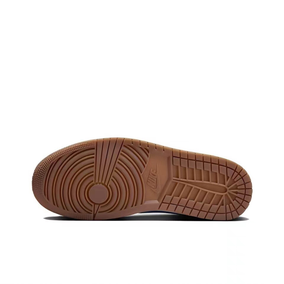 Кроссовки Travis Scott Air Jordan 1 Vintage Basketball Shoes Women's Low-top, черный/красный
Кроссовки Travis Scott Air Jordan 1 Vintage Basketball Shoes Women's Low-top, черный/красный