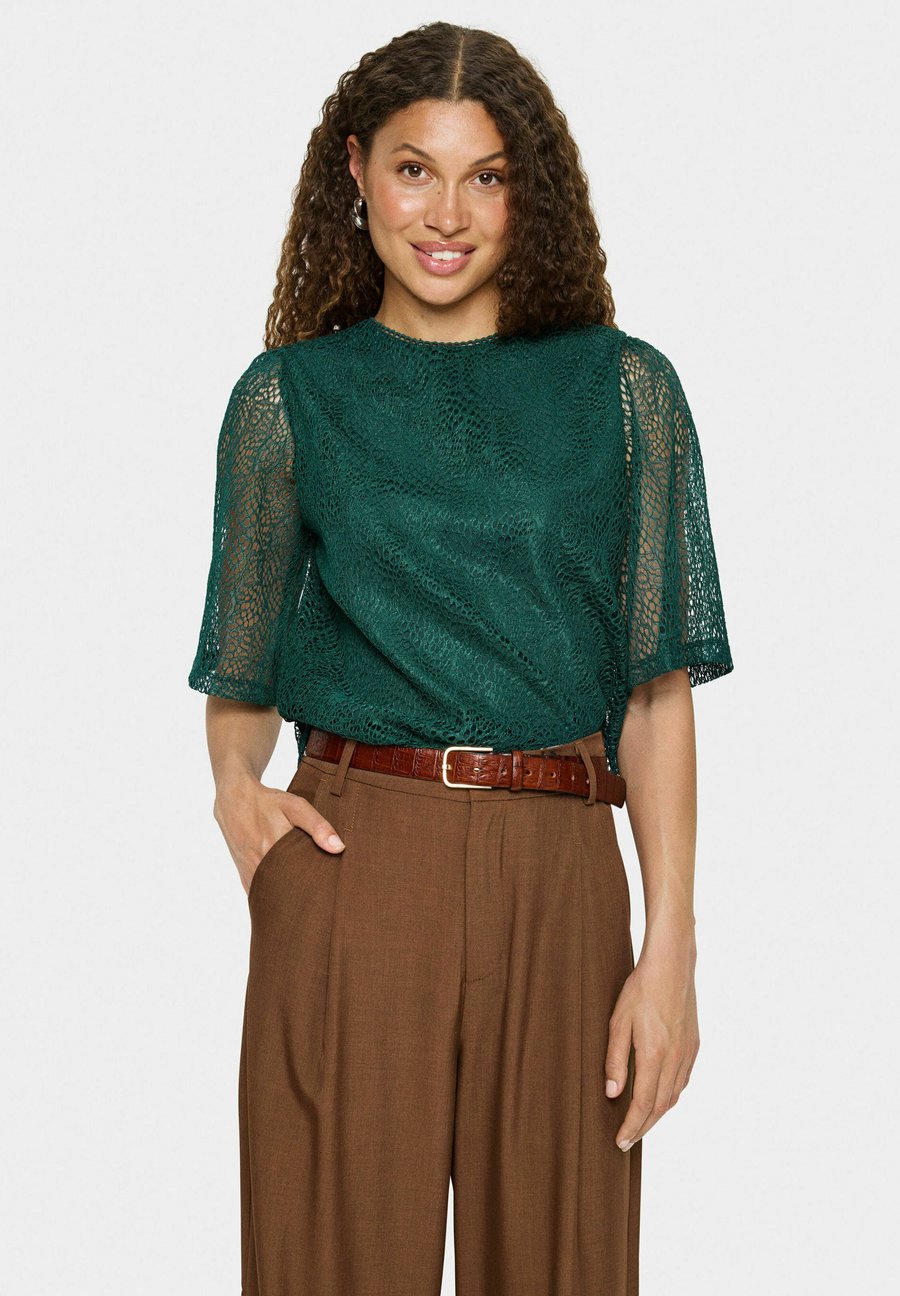 Блуза Saint Tropez Blouse, June Bug/Dark Green
Блуза Saint Tropez Blouse, June Bug/Dark Green