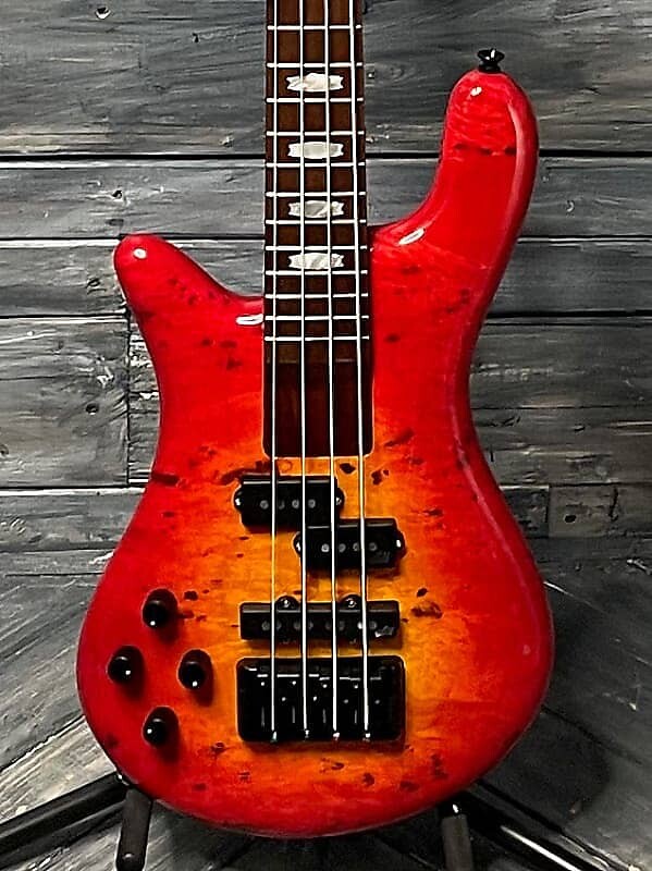 Басс гитара Spector Left handed Euro Bolt 4 EUROBOLT4INRLH 4 String Electric Bass Guitar- Inferno Red
Басс гитара Spector Left handed Euro Bolt 4 EUROBOLT4INRLH 4 String Electric Bass Guitar- Inferno Red
