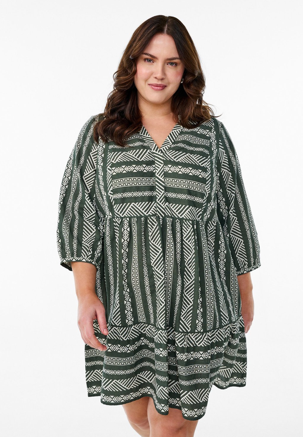 Повседневное платье MIT GRAFIKPRINT UND 3/4-ÄRMELN Zizzi, зеленый
Повседневное платье MIT GRAFIKPRINT UND 3/4-ÄRMELN Zizzi, зеленый