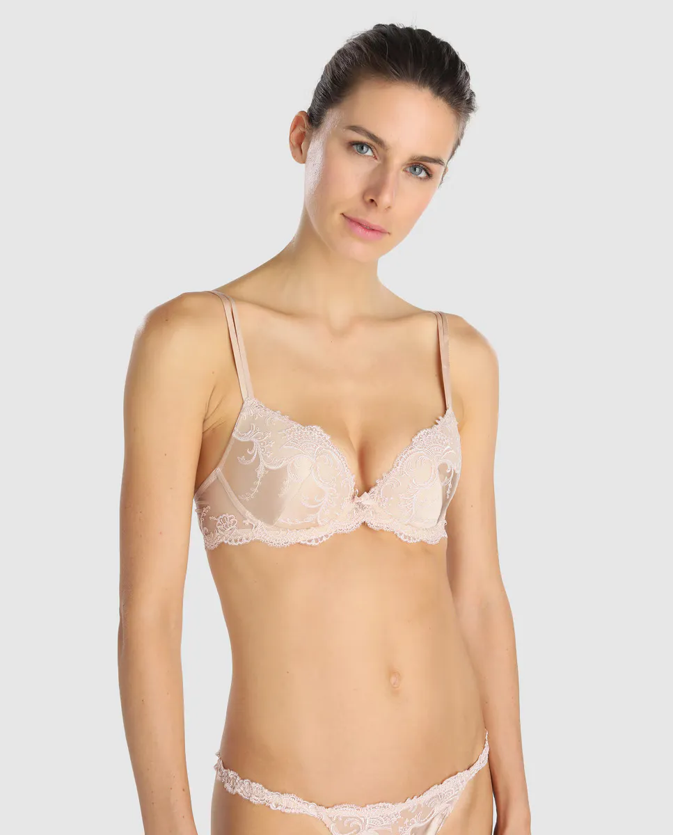 Бюстгальтер пуш-ап с пеной Lise Charmel, слоновая кость
Бюстгальтер пуш-ап с пеной Lise Charmel, слоновая кость