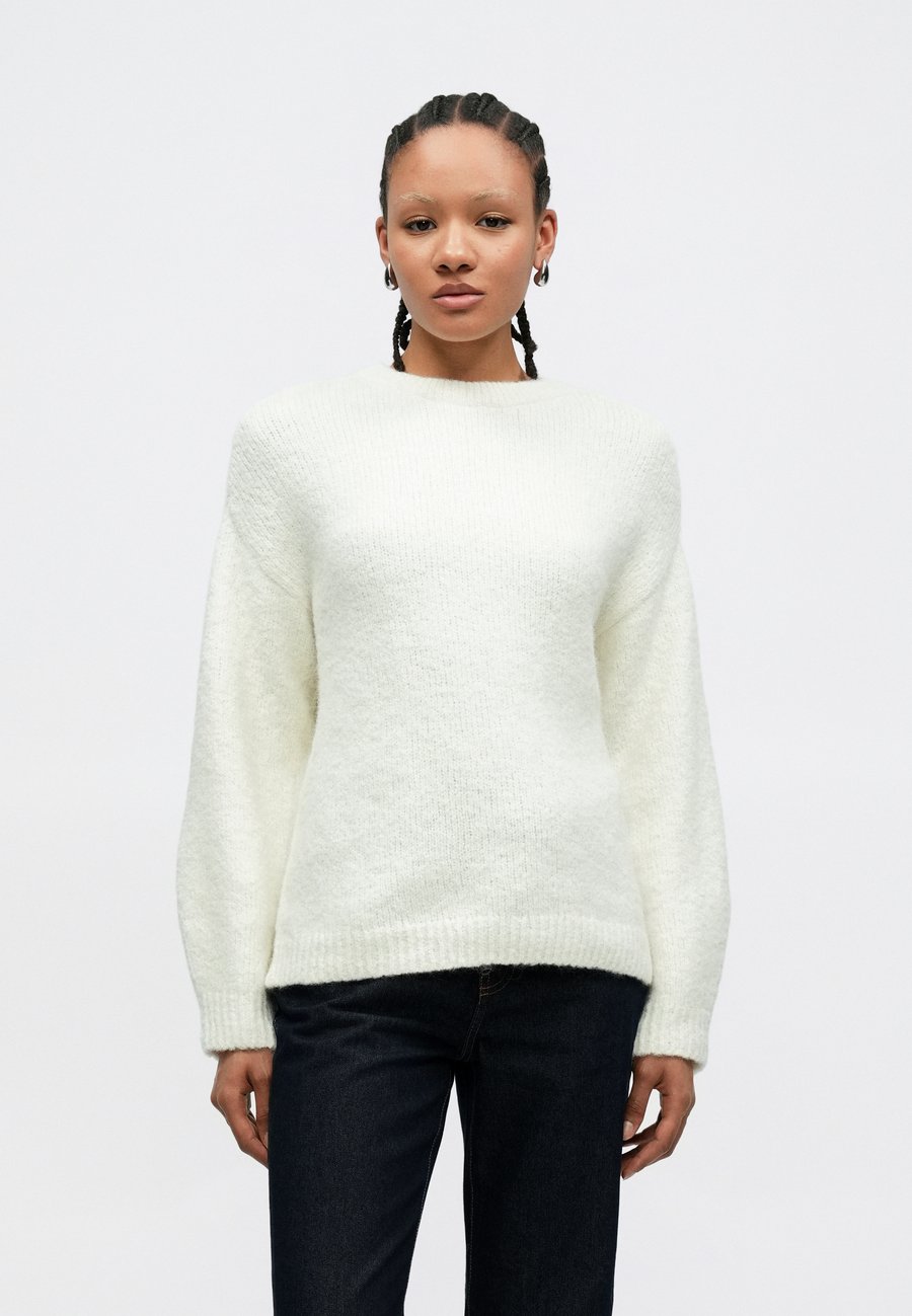 Джемпер Vero Moda VMSORRENTO O NECK PULLOVER, Off White/Off-White
Джемпер Vero Moda VMSORRENTO O NECK PULLOVER, Off White/Off-White