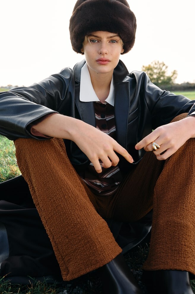 Пушистая шапка H&M, коричневый 
Пушистая шапка H&M, коричневый