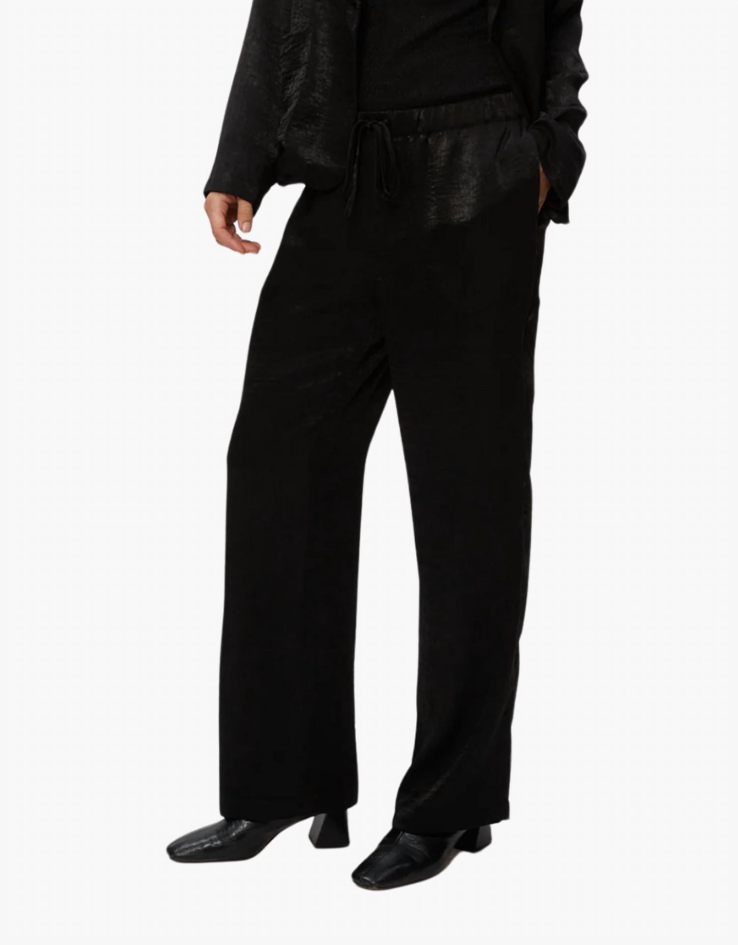 Санжи Брюки на шнурке из сатина с эффектом молотка в черном цвете Michael Stars
Санжи Брюки на шнурке из сатина с эффектом молотка в черном цвете Michael Stars