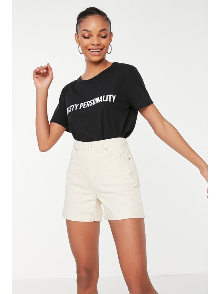 Шорты trendyol, кремовый 
Шорты trendyol, кремовый