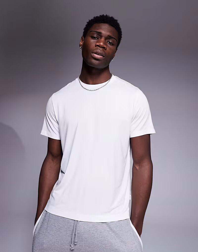 Футболка Che Studios белого цвета CHÉ
Футболка Che Studios белого цвета CHÉ