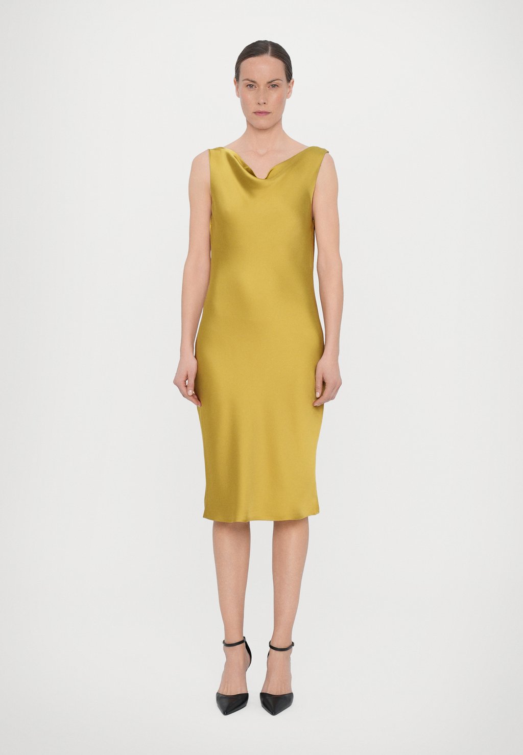 Коктейльное/вечернее платье SLEEVELESS LOW BACK DRAPE DRESS BELOW KNEE Norma Kamali, темно-желтый
Коктейльное/вечернее платье SLEEVELESS LOW BACK DRAPE DRESS BELOW KNEE Norma Kamali, темно-желтый