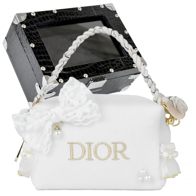 Косметичка женская DIOR
Косметичка женская DIOR