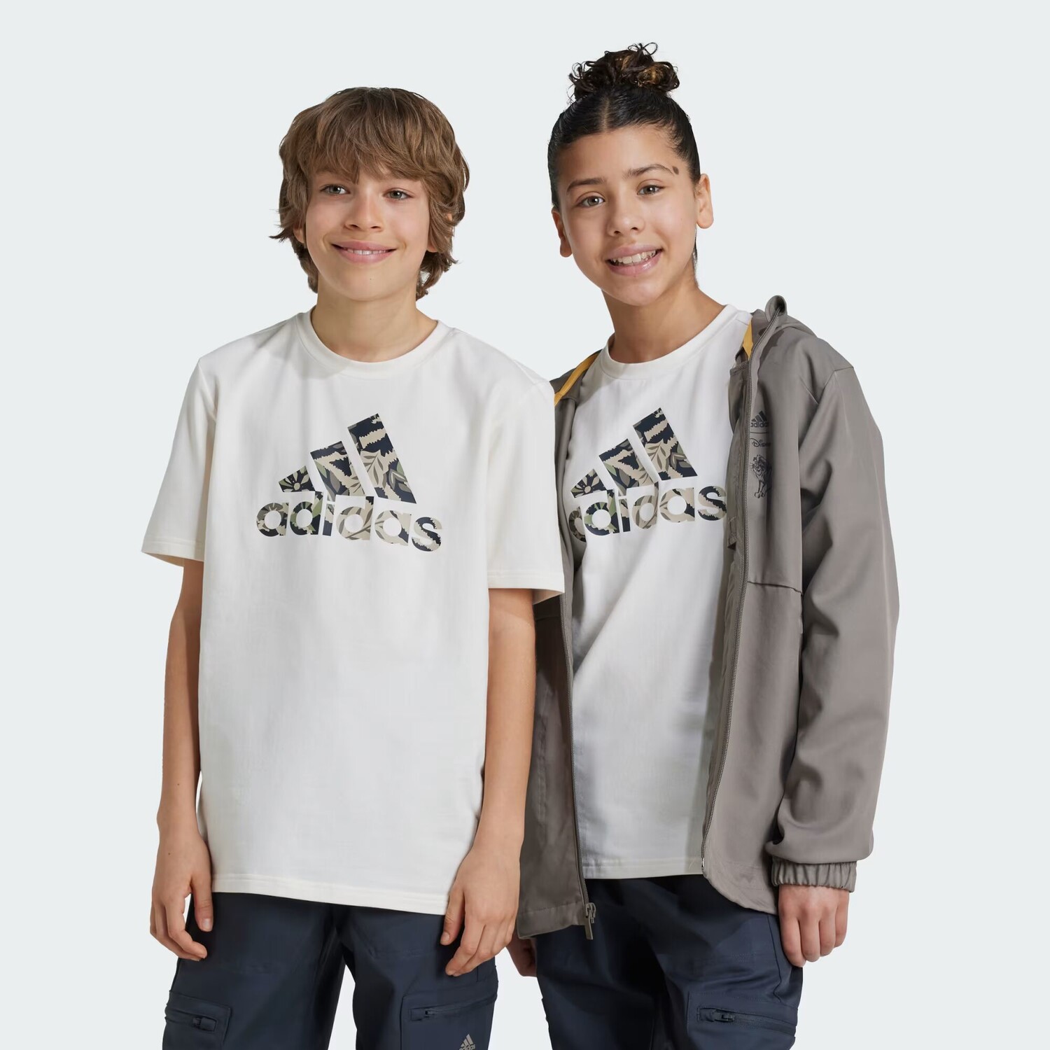 Детская футболка Disney King Lion King Adidas, цвет Chalk White/Multicolor/Simple Brown/Semi Spark
Детская футболка Disney King Lion King Adidas, цвет Chalk White/Multicolor/Simple Brown/Semi Spark