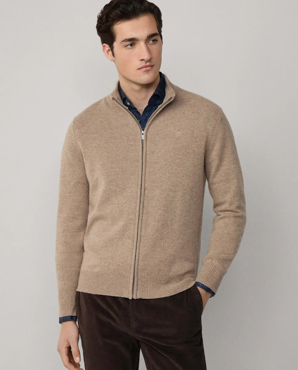 Мужской кардиган из овечьей шерсти на молнии Hackett, бежевый
Мужской кардиган из овечьей шерсти на молнии Hackett, бежевый