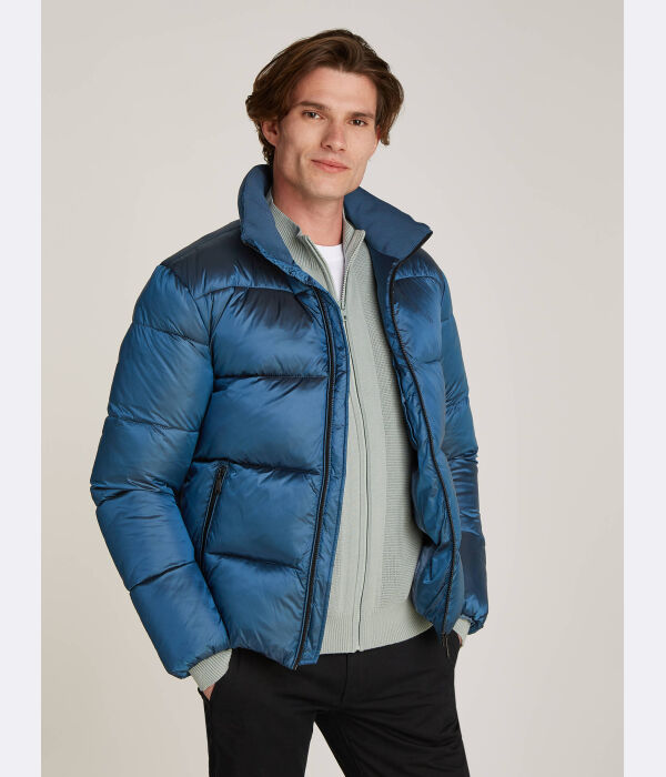 Куртка мужская Calvin Klein Jeans утепленная с монограммой, синий
Куртка мужская Calvin Klein Jeans утепленная с монограммой, синий