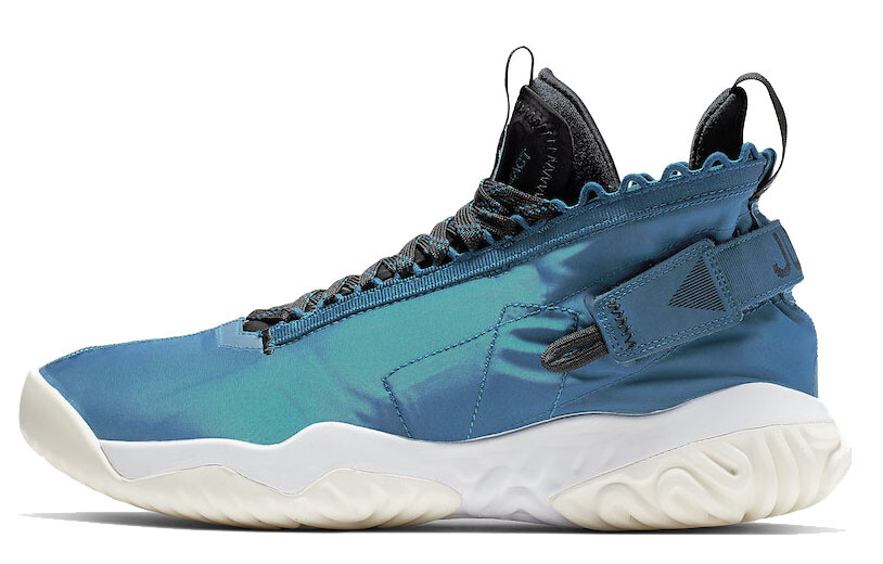 Баскетбольные кроссовки Jordan Proto React унисекс
Баскетбольные кроссовки Jordan Proto React унисекс