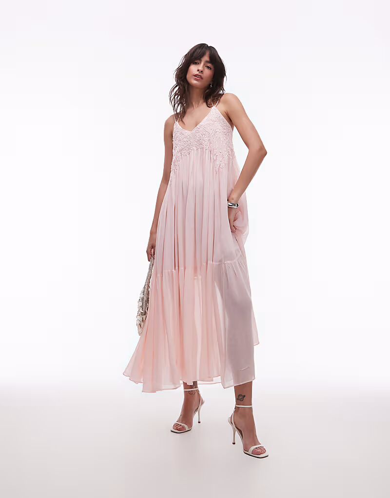 & Other Stories вышитое макси-платье с заниженной талией розового цвета
& Other Stories вышитое макси-платье с заниженной талией розового цвета