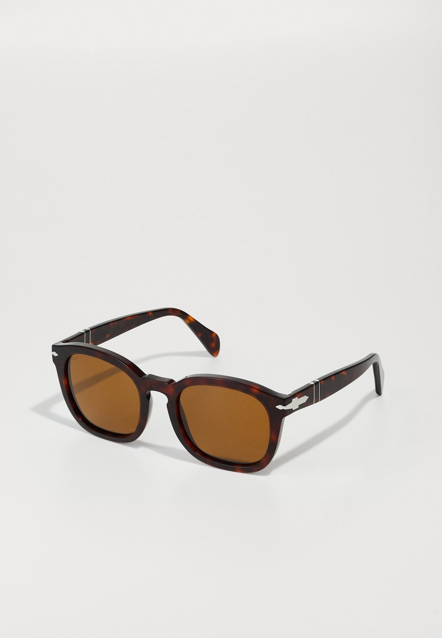 Солнцезащитные очки Persol UNISEX, Havana/Brown
Солнцезащитные очки Persol UNISEX, Havana/Brown