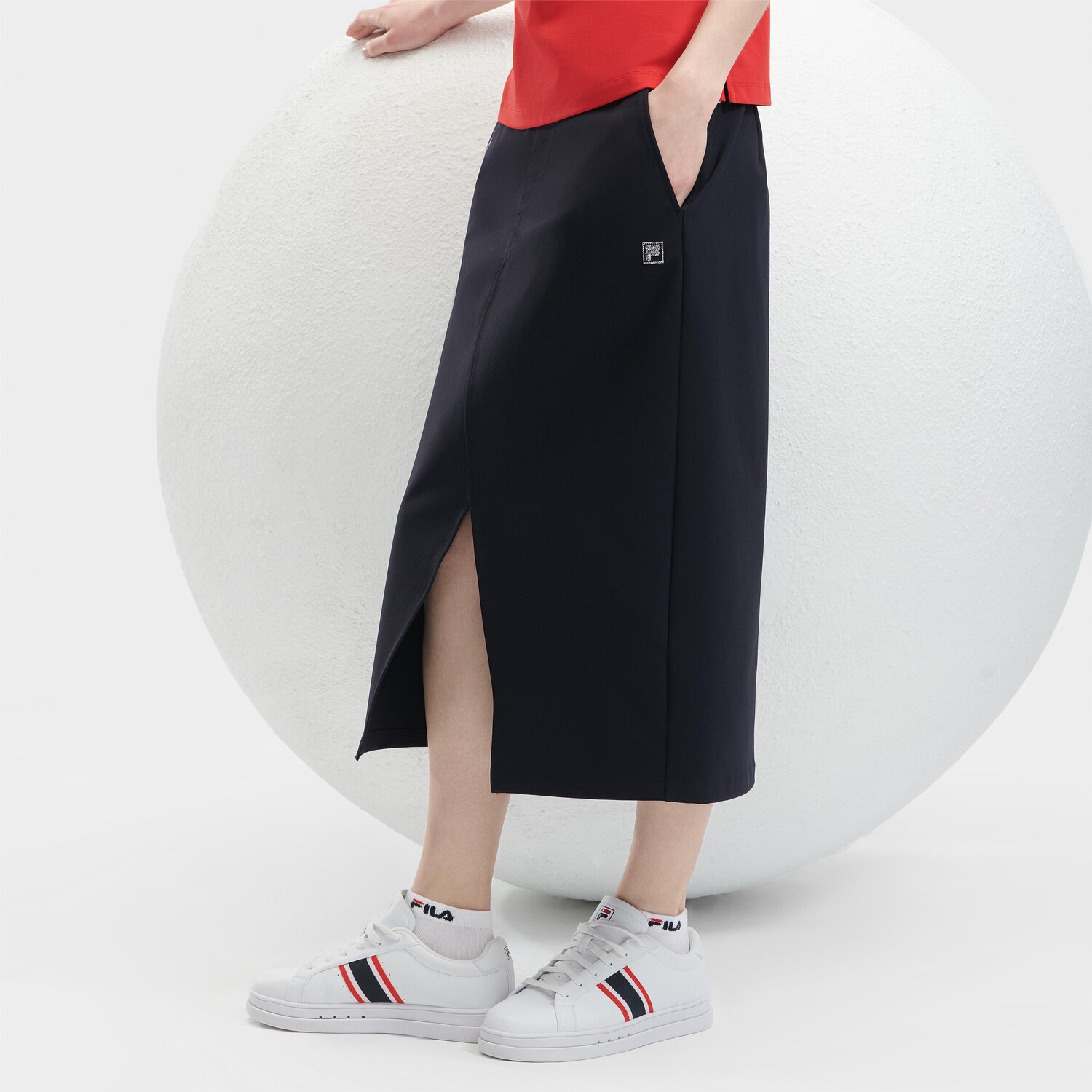Повседневная длинная юбка женская темно-синяя Fila
Повседневная длинная юбка женская темно-синяя Fila