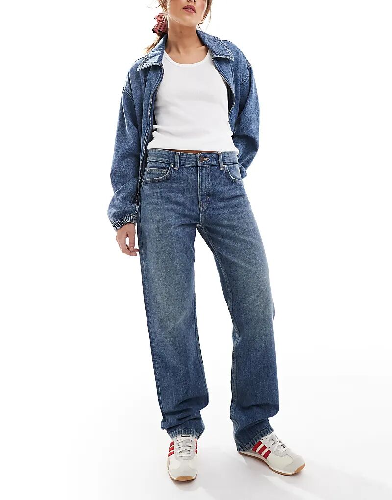 Джинсы Pull&Bear со средней посадкой, прямые, темно-синего цвета 
Джинсы Pull&Bear со средней посадкой, прямые, темно-синего цвета