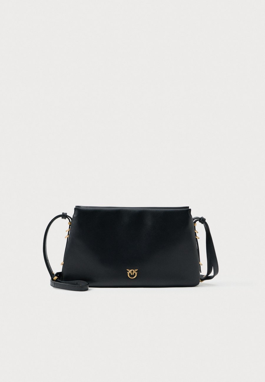 Сумка кросс-боди Pinko TRIPLET, Nero/Antique Gold-Coloured/Black
Сумка кросс-боди Pinko TRIPLET, Nero/Antique Gold-Coloured/Black